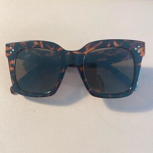 Women’s sunglasses